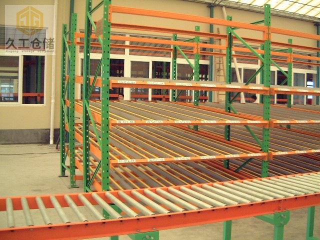 南京久工倉儲介紹關(guān)于流利條貨架優(yōu)勢及結(jié)構(gòu)特點,南京貨架廠家